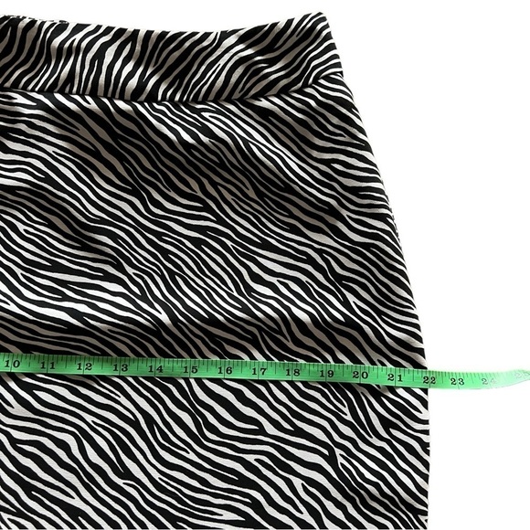 Liz Claiborne Zebra Print Black and White Skirt Zip and Button Back Lined 14P - Picture 5 of 8